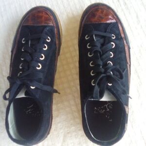 Nice Brand Women's Skateboarding Sneakers Sturdy Suede Leather size 8.5